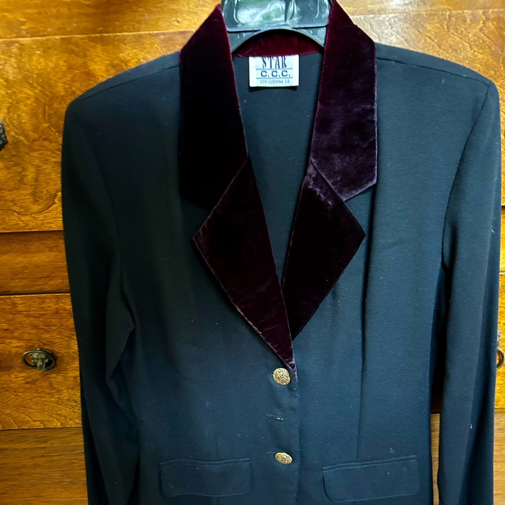 Star C.C.C. Jacket. With shoulder pads. Velvet burgundy collar.